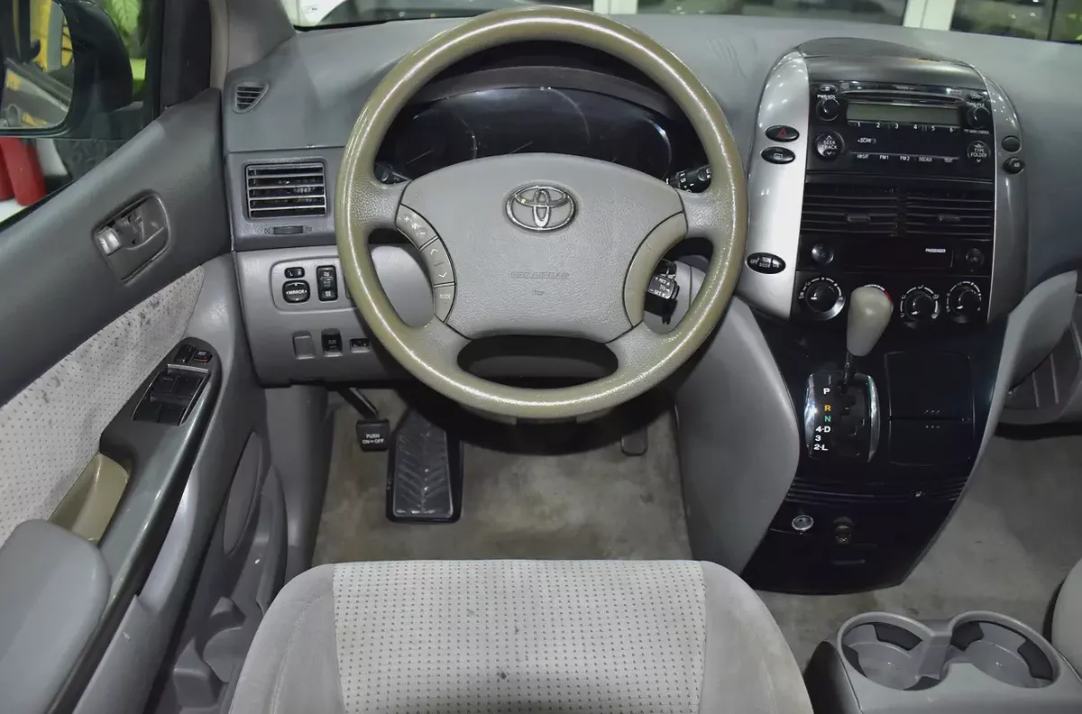 EXCELLENT DEAL for our Toyota Sienna LE ( 2008 Model ) in Silver Color American Specs-11-11