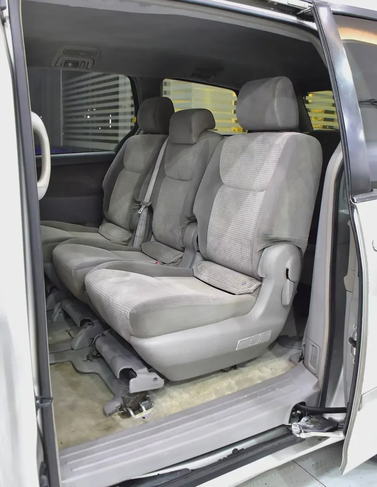 EXCELLENT DEAL for our Toyota Sienna LE ( 2008 Model ) in Silver Color American Specs-13-13