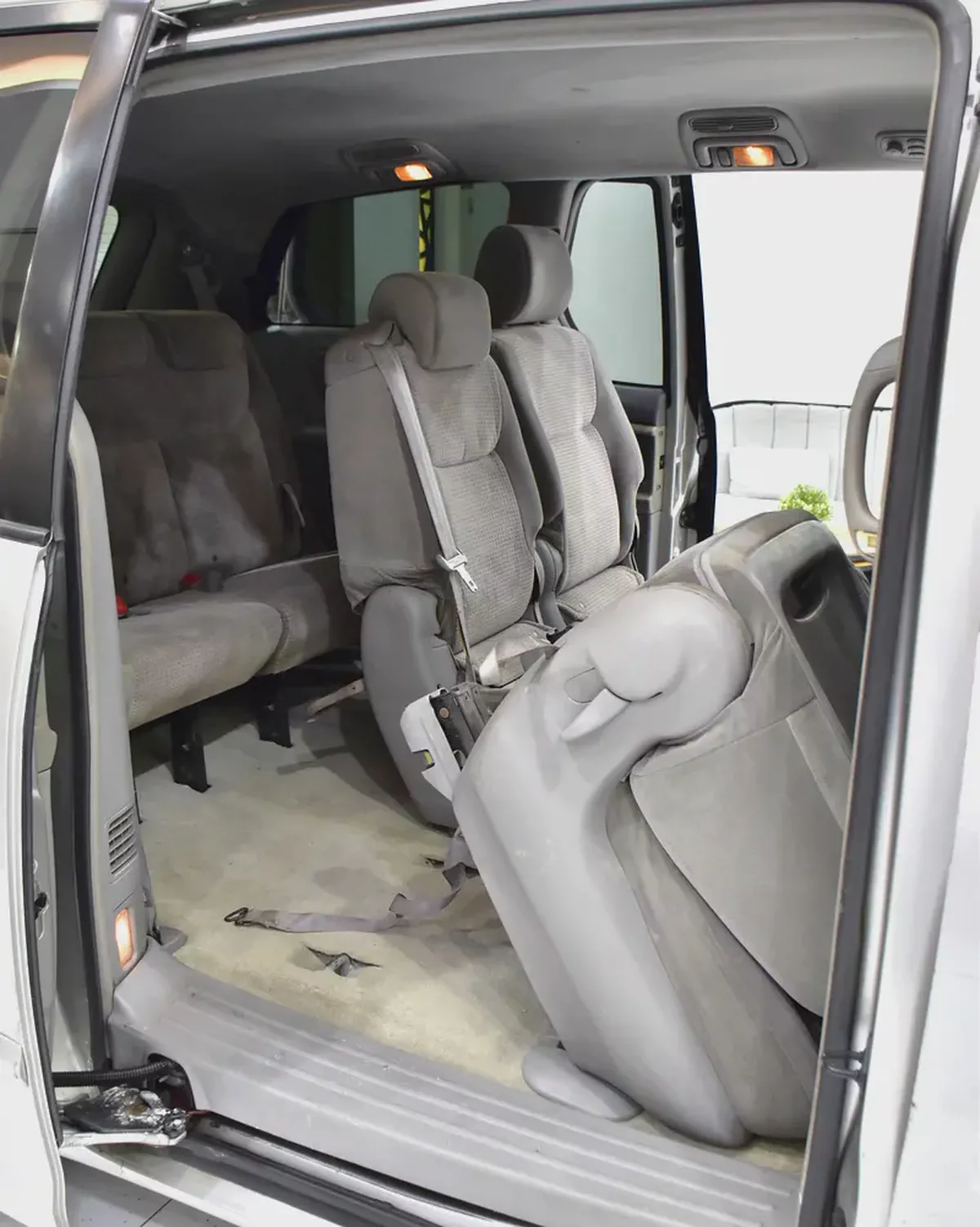 EXCELLENT DEAL for our Toyota Sienna LE ( 2008 Model ) in Silver Color American Specs-14-14