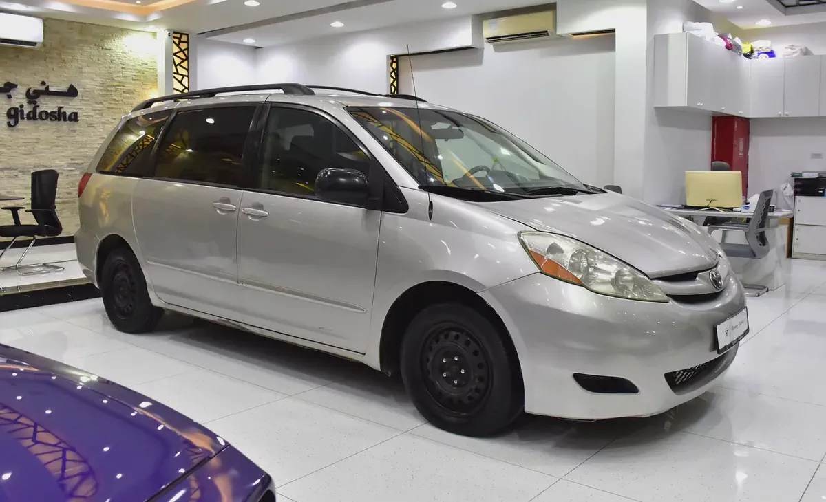 EXCELLENT DEAL for our Toyota Sienna LE ( 2008 Model ) in Silver Color American Specs-2-2