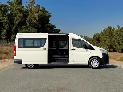 Toyota Hiace GL-12