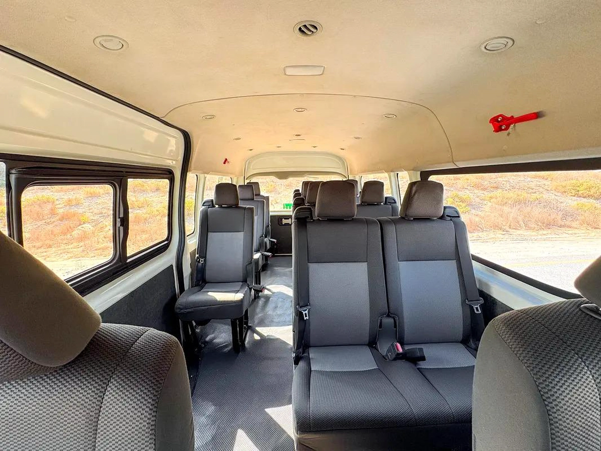 Toyota Hiace GL-15-15