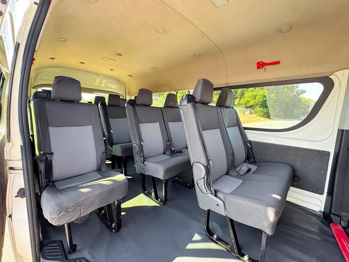 Toyota Hiace GL-6-6