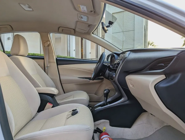 Toyota Yaris E 2021 - GCC Specs - Premium Condition Low KM Perfrct Family.Sedan