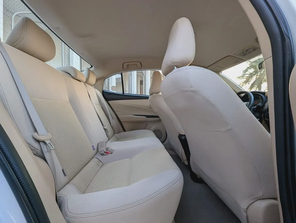 Toyota Yaris E 2021 - GCC Specs - Premium Condition Low KM Perfrct Family.Sedan