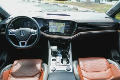 VOLKSWAGEN TOUAREG 2020!! GCC SPECS!! FULL SERVICE HISTORY FROM AL NABOODA-5
