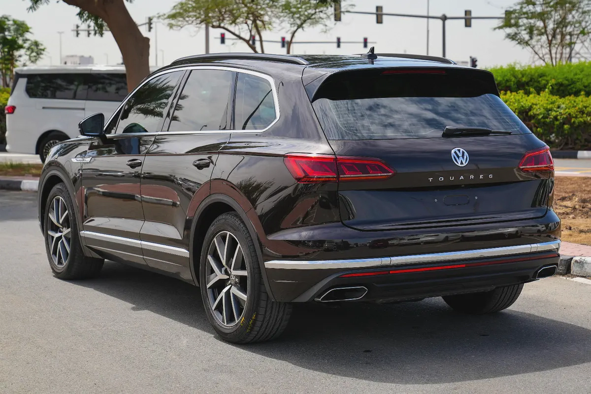VOLKSWAGEN TOUAREG 2020!! GCC SPECS!! FULL SERVICE HISTORY FROM AL NABOODA-17-17