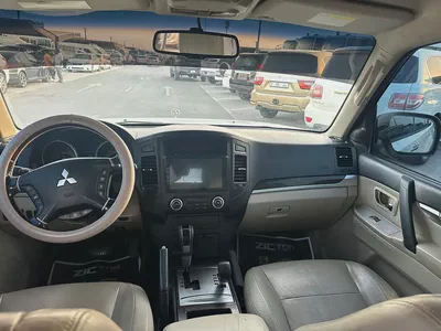 Mitsubshi pajero 2010 white color fullopshin-5