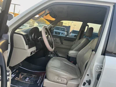 Mitsubshi pajero 2010 white color fullopshin-8