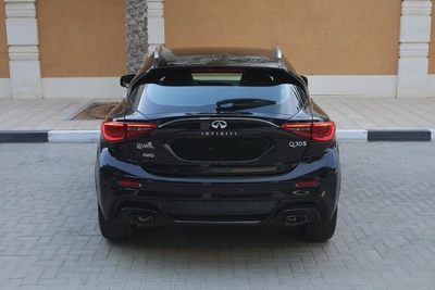 INFINITI Q30S - UNDER WARRANTY - GCC SPECS - FULL SERVICE HISTORY - ACCIDENT FREE --7