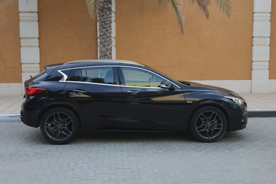 INFINITI Q30S - UNDER WARRANTY - GCC SPECS - FULL SERVICE HISTORY - ACCIDENT FREE --8