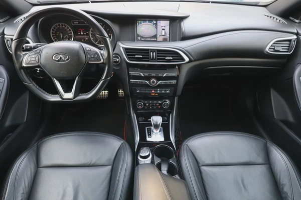INFINITI Q30S - UNDER WARRANTY - GCC SPECS - FULL SERVICE HISTORY - ACCIDENT FREE -