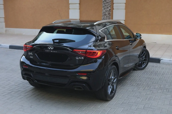 INFINITI Q30S - UNDER WARRANTY - GCC SPECS - FULL SERVICE HISTORY - ACCIDENT FREE -