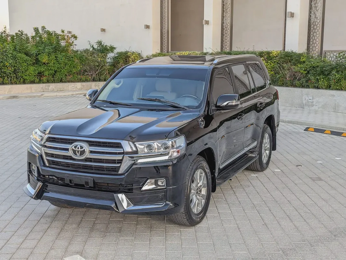 TOYOTA LAND CRUISER 2020 GXR V8 GCC IN EXCELLENT CONDITION-1-1