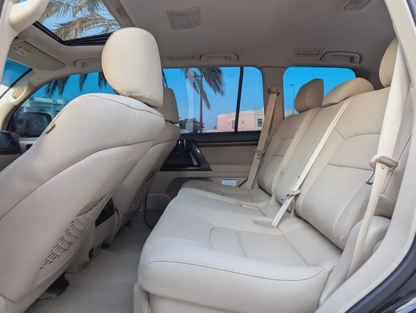 TOYOTA LAND CRUISER 2020 GXR V8 GCC IN EXCELLENT CONDITION