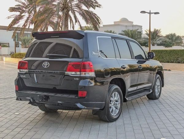 TOYOTA LAND CRUISER 2020 GXR V8 GCC IN EXCELLENT CONDITION