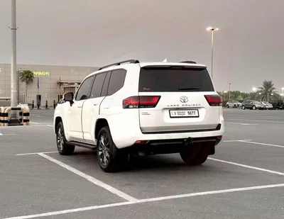 Toyota Land Cruiser GXR Toyota Land Cruiser | 3.5 L | 2022 | GCC | Accident-Free | In Excellent Condition | 3679 P.M-4