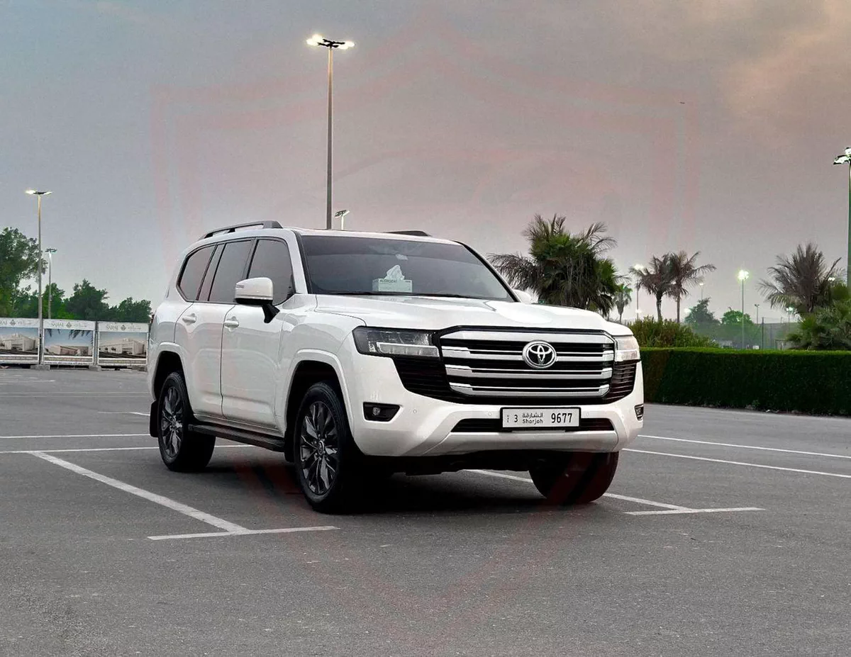 Toyota Land Cruiser GXR Toyota Land Cruiser | 3.5 L | 2022 | GCC | Accident-Free | In Excellent Condition | 3679 P.M