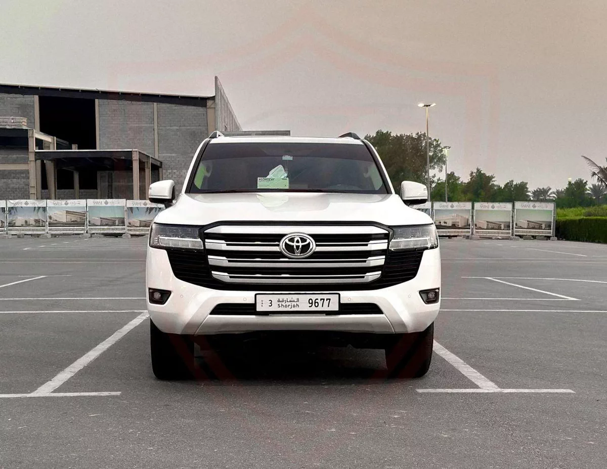 Toyota Land Cruiser GXR Toyota Land Cruiser | 3.5 L | 2022 | GCC | Accident-Free | In Excellent Condition | 3679 P.M-1-0
