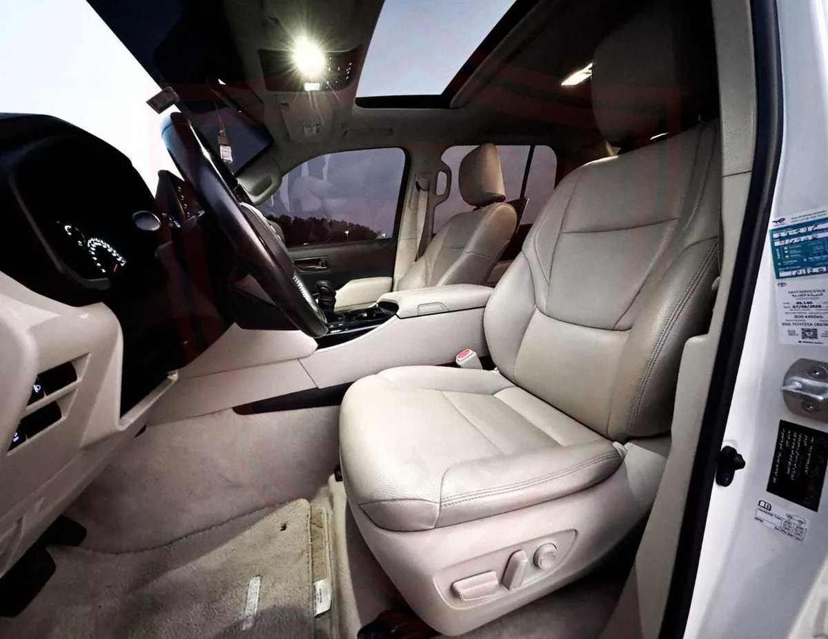 Toyota Land Cruiser GXR Toyota Land Cruiser | 3.5 L | 2022 | GCC | Accident-Free | In Excellent Condition | 3679 P.M-7-0