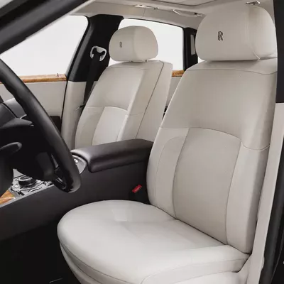 AED 309,950 CASH • Rolls-Royce Ghost  • 1 Year Warranty-12