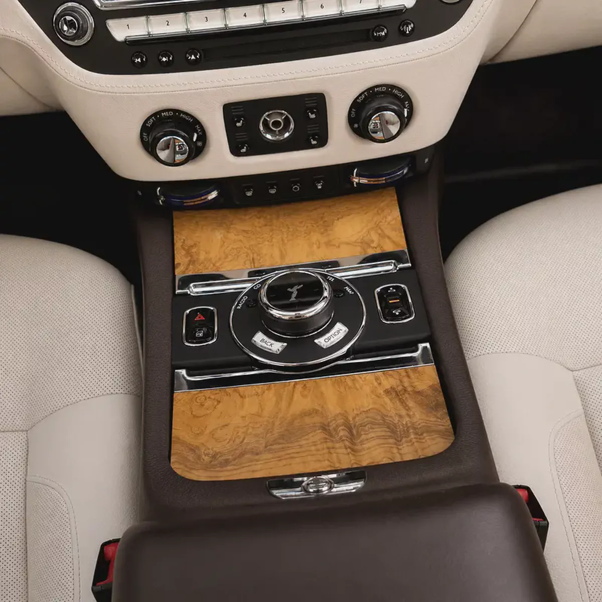 AED 309,950 CASH • Rolls-Royce Ghost  • 1 Year Warranty-10-10