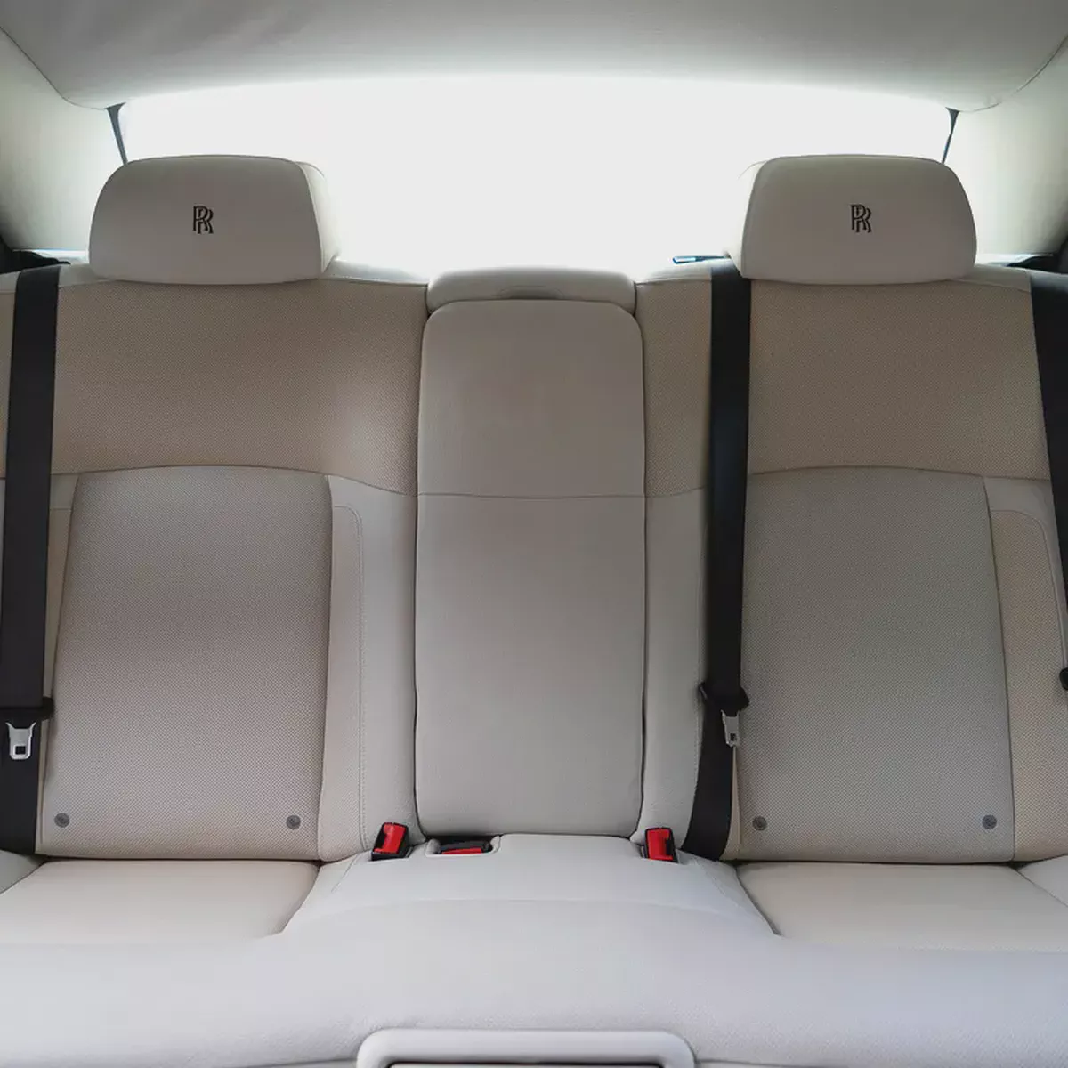 AED 309,950 CASH • Rolls-Royce Ghost  • 1 Year Warranty-14-14