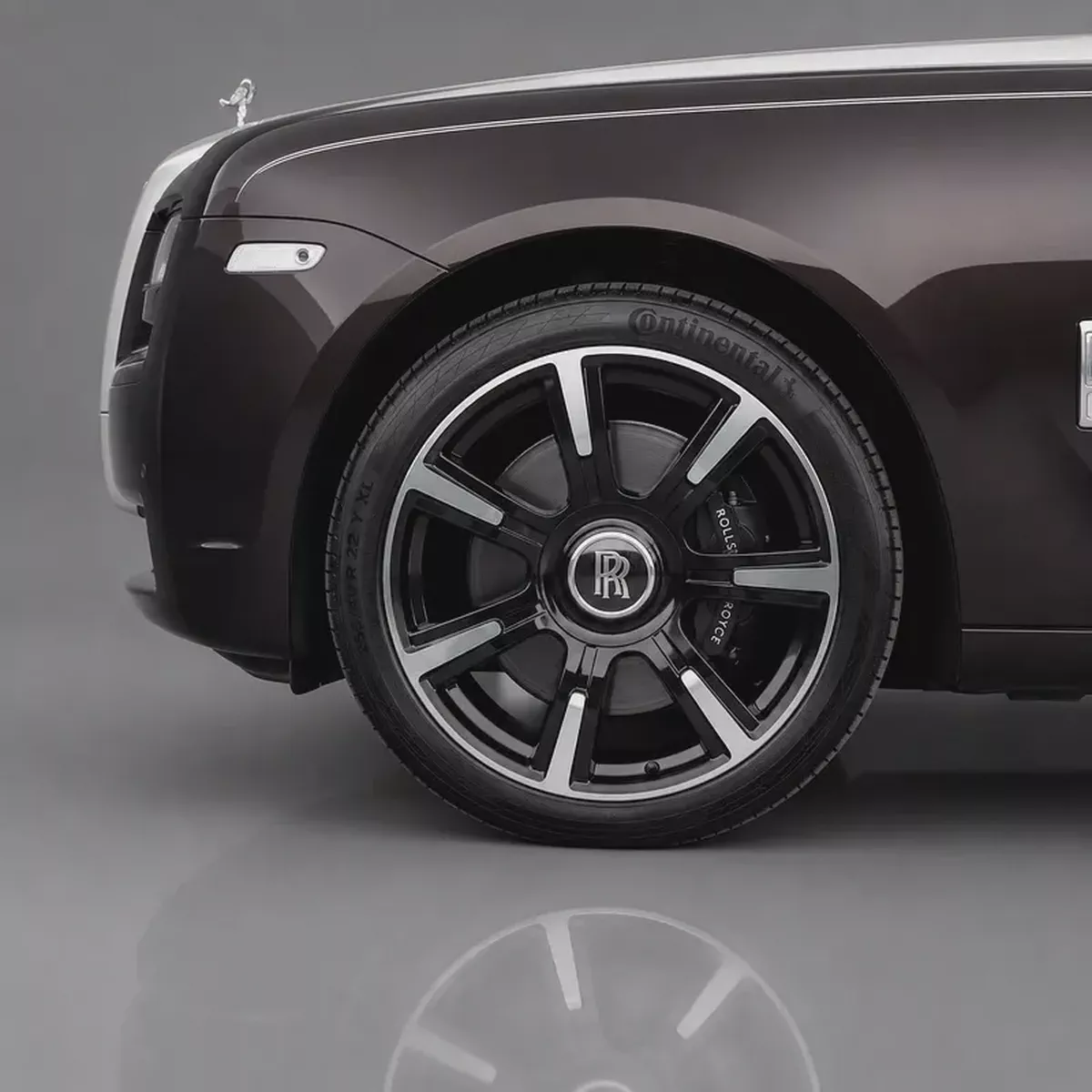 AED 309,950 CASH • Rolls-Royce Ghost  • 1 Year Warranty-5-5