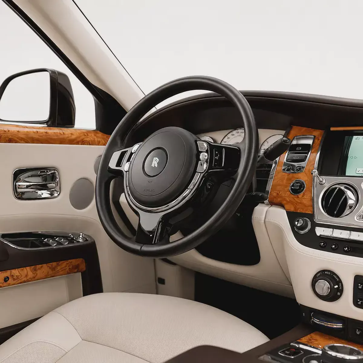 AED 309,950 CASH • Rolls-Royce Ghost  • 1 Year Warranty-7-7