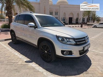 Volkswagen Tiguan SEL 2.0 TSI 4Motion 2014 GCC Specs With Service History In Perfect Condition-2