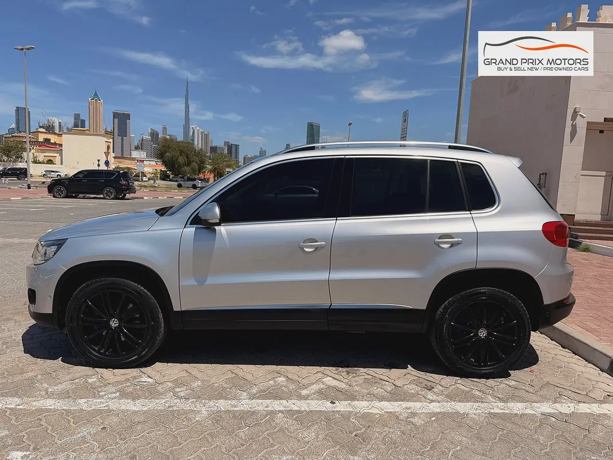 Volkswagen Tiguan SEL 2.0 TSI 4Motion 2014 GCC Specs With Service History In Perfect Condition