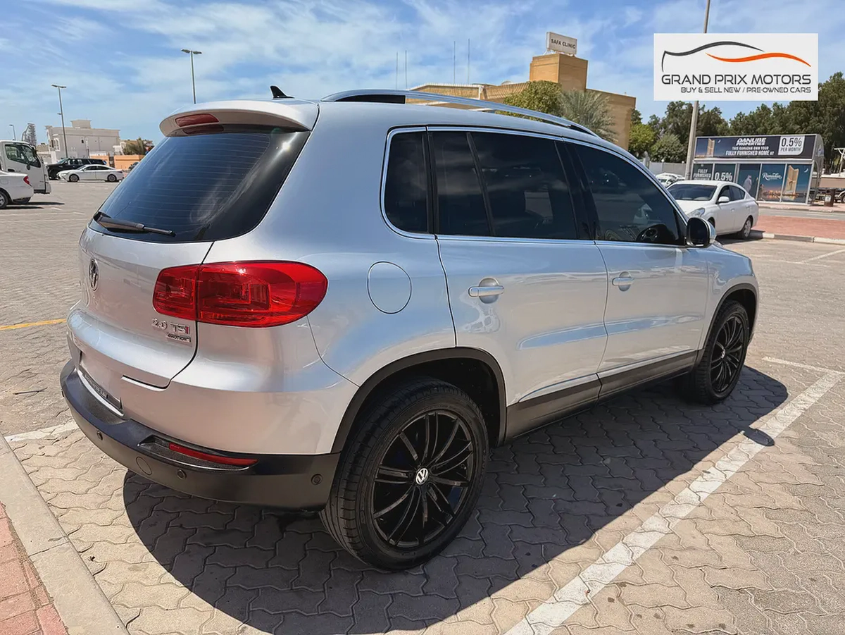 Volkswagen Tiguan SEL 2.0 TSI 4Motion 2014 GCC Specs With Service History In Perfect Condition