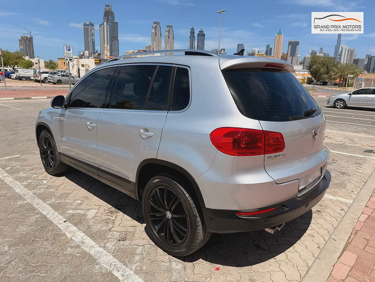 Volkswagen Tiguan SEL 2.0 TSI 4Motion 2014 GCC Specs With Service History In Perfect Condition