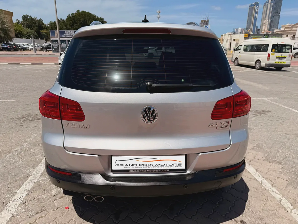 Volkswagen Tiguan SEL 2.0 TSI 4Motion 2014 GCC Specs With Service History In Perfect Condition