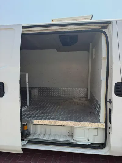 Nissan Urvan NV350 2020 GCC Specs - Reliable Commercial Van CHILLER-6