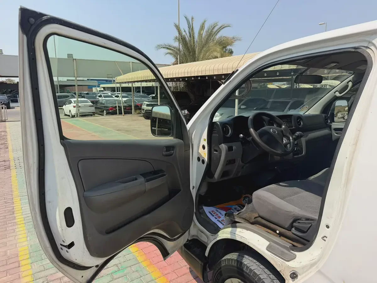 Nissan Urvan NV350 2020 GCC Specs - Reliable Commercial Van CHILLER-11-11