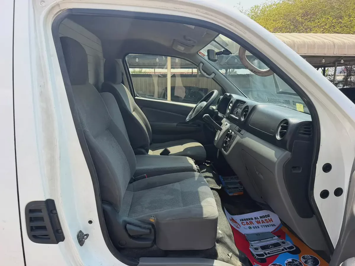Nissan Urvan NV350 2020 GCC Specs - Reliable Commercial Van CHILLER-8-8