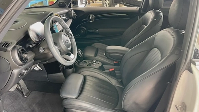 Mini Cooper S Gcc Specs Full Option 100% Original Paint Single Owner Under Warranty Well Maintained-12