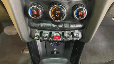Mini Cooper S Gcc Specs Full Option 100% Original Paint Single Owner Under Warranty Well Maintained-16