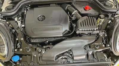Mini Cooper S Gcc Specs Full Option 100% Original Paint Single Owner Under Warranty Well Maintained-17