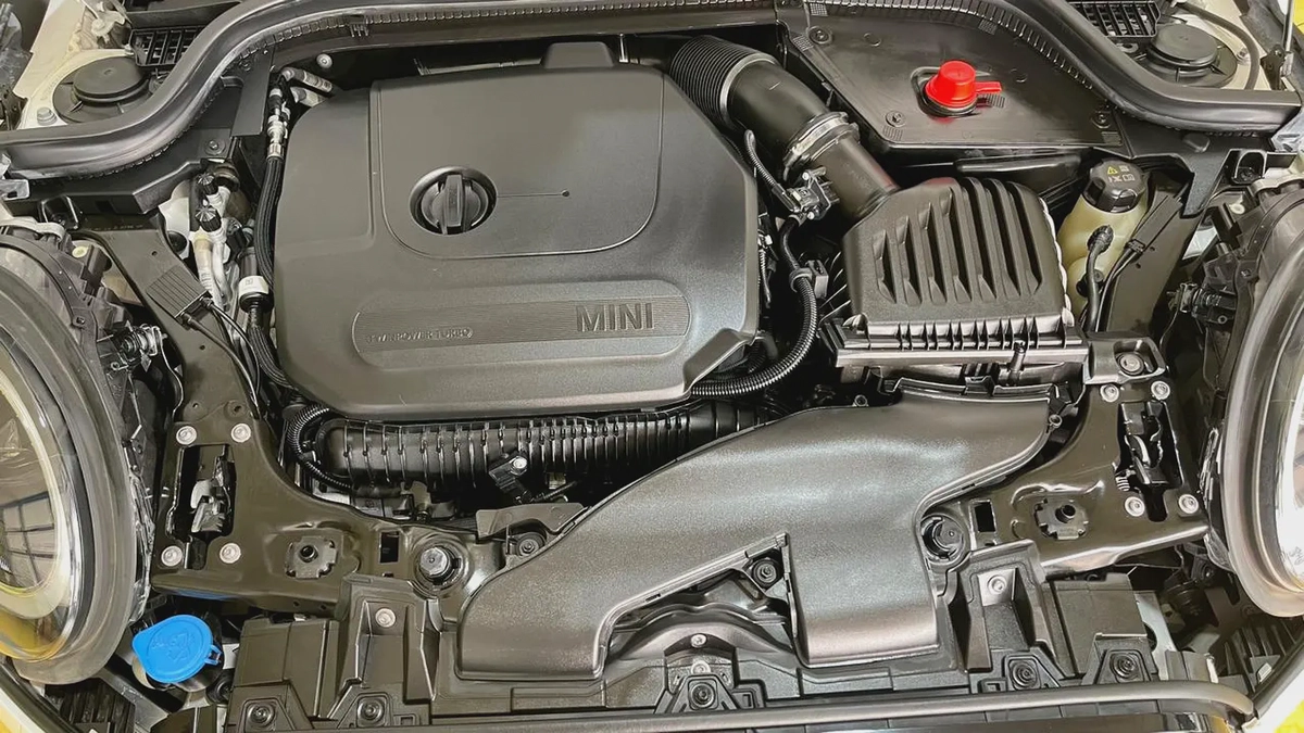 Mini Cooper S Gcc Specs Full Option 100% Original Paint Single Owner Under Warranty Well Maintained-17-17