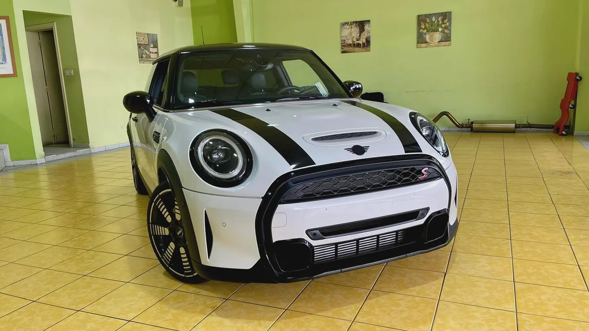 Mini Cooper S Gcc Specs Full Option 100% Original Paint Single Owner Under Warranty Well Maintained-6-6