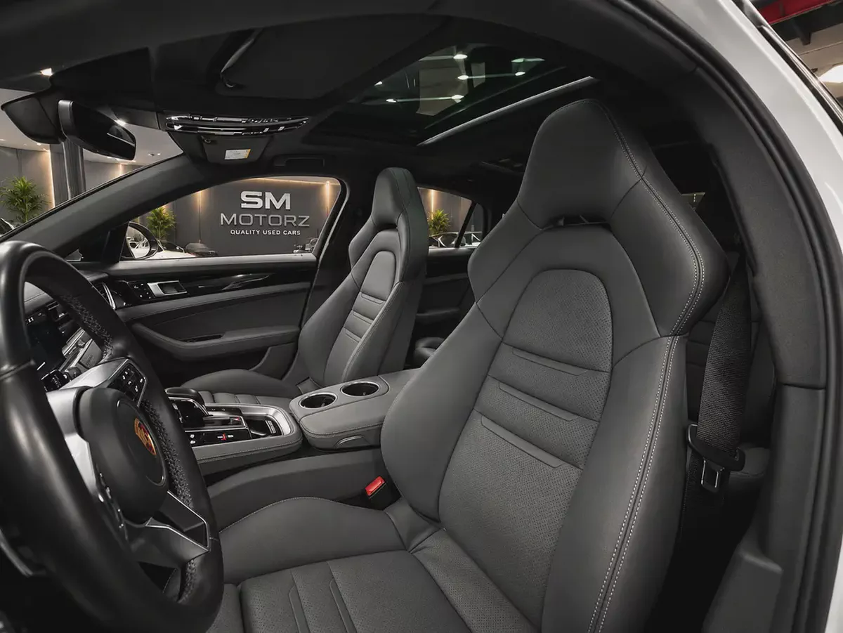 Huge Option | Porsche Serviced | Rare Color | Warranty | GCC-8-8