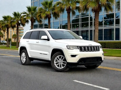 2017 Jeep Grand Cherokee Exclusive - GCC Specs | Original paint-13