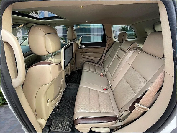 2017 Jeep Grand Cherokee Exclusive - GCC Specs | Original paint