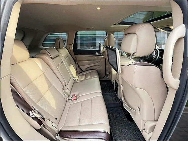 2017 Jeep Grand Cherokee Exclusive - GCC Specs | Original paint
