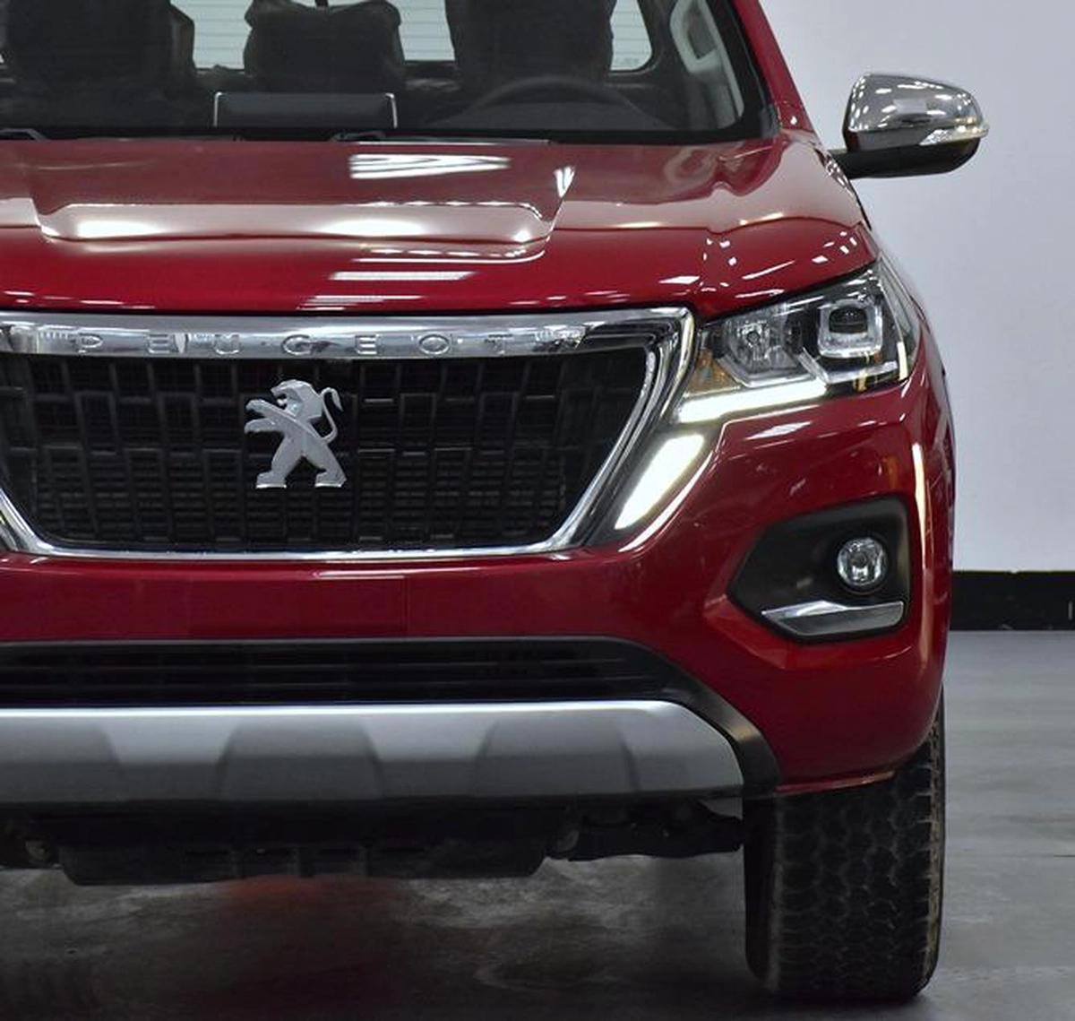 Peugeot Landtrek 4WD ( 2023 Model ) in Red Color GCC Specs-1-1