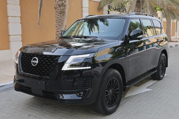 NISSAN Patrol-2024-LE PLATINUM-BLACK EDITION-33000KM-UNDER WARRANTY-GCC SPECS