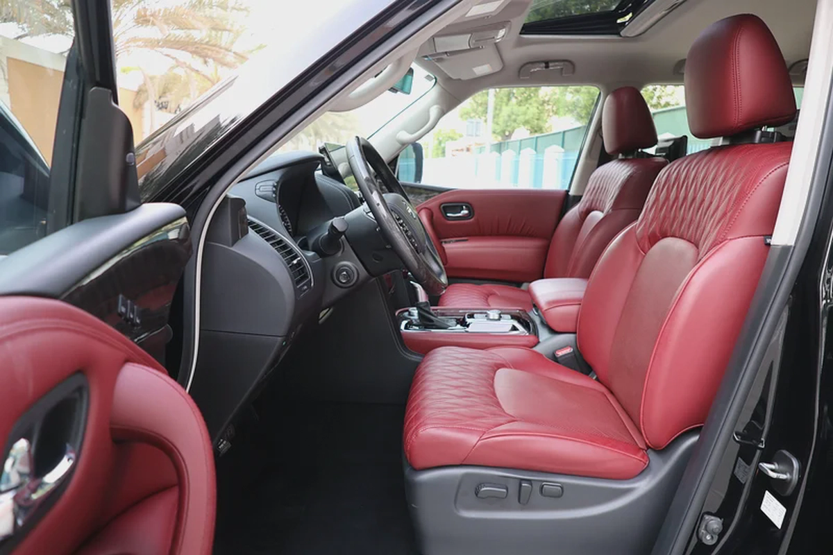 NISSAN Patrol-2024-LE PLATINUM-BLACK EDITION-33000KM-UNDER WARRANTY-GCC SPECS-13-13