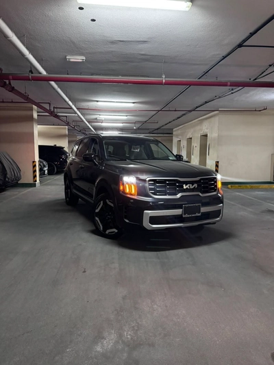 KIA TELLURIDE, S - 2025 like New low mileage 13,000km-0